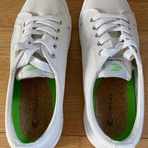 Cariuma white canvas sneakers, size 8.5